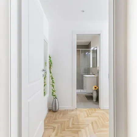 Hostly-the Montebello Suite-near Trevi Roma