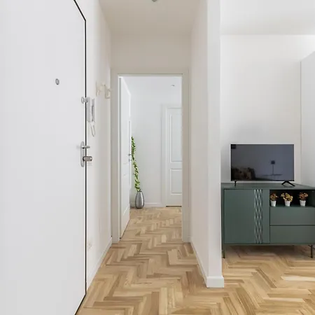 Hostly-the Montebello Suite-near Trevi