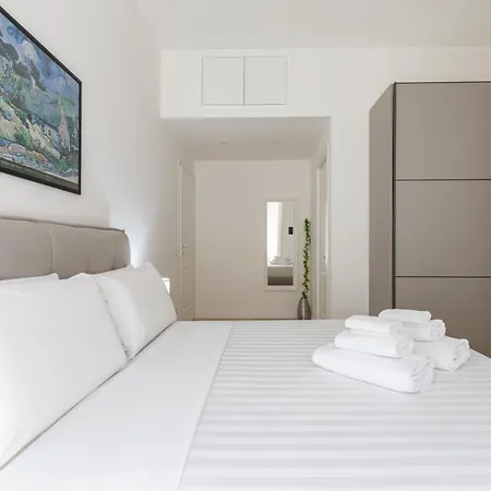 Hostly-the Montebello Suite-near Trevi Appartement