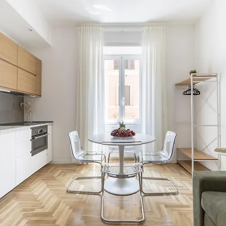 Hostly-the Montebello Suite-near Trevi 아파트 로마